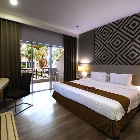 Kristal Hotel Kupang Kupang  Exterior photo