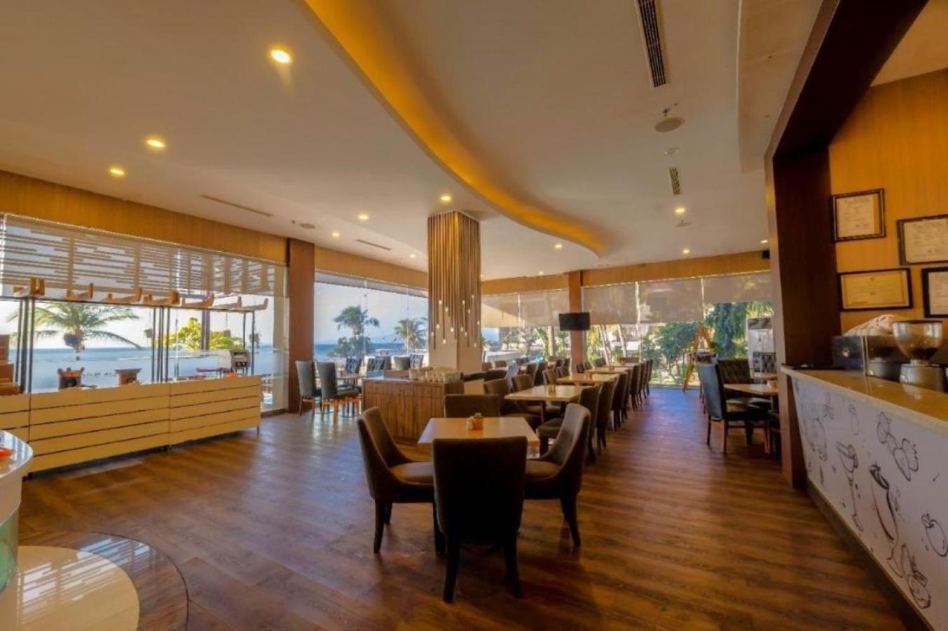 Kristal Hotel Kupang Kupang  Exterior photo