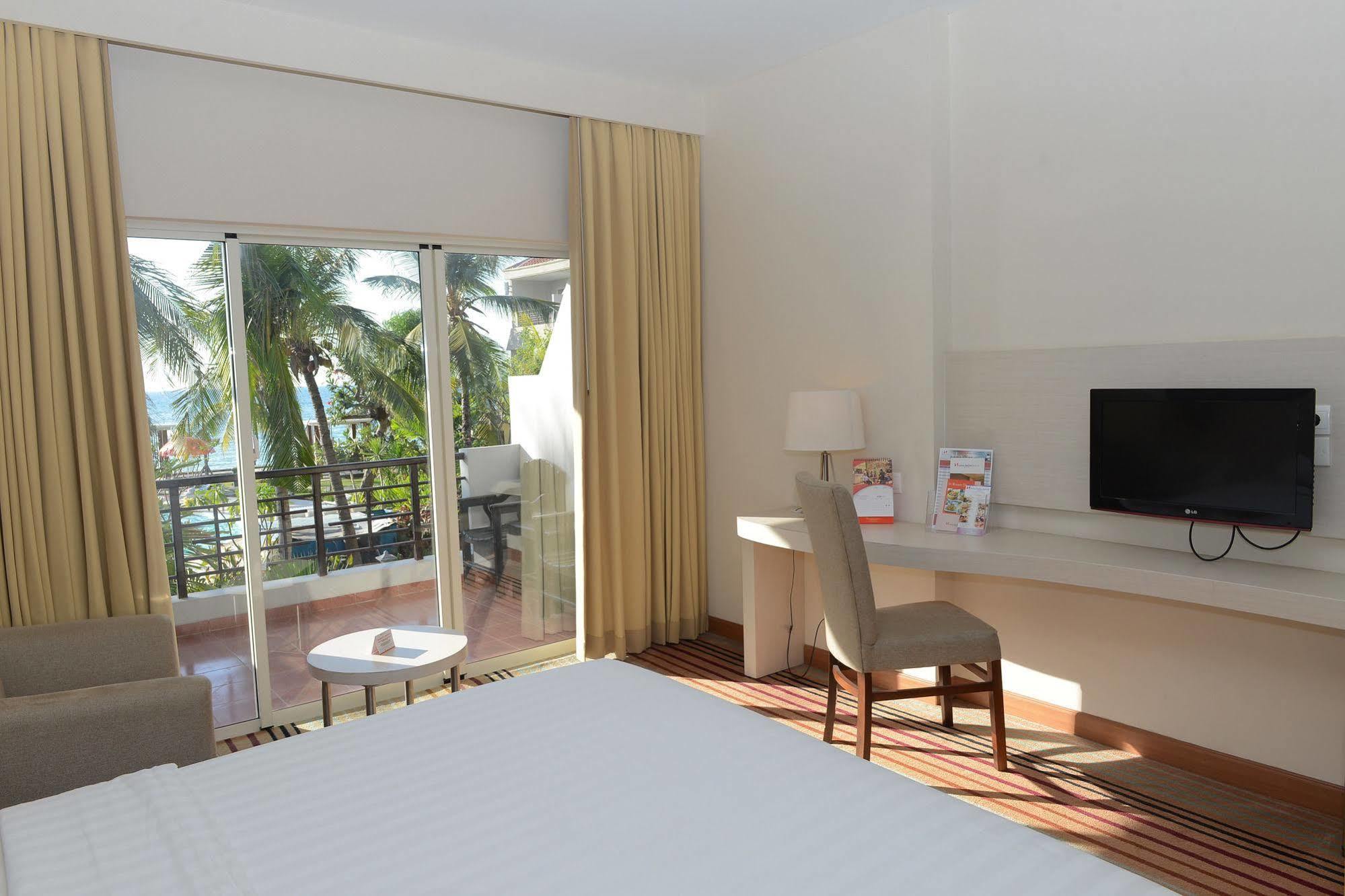 Kristal Hotel Kupang Kupang  Exterior photo